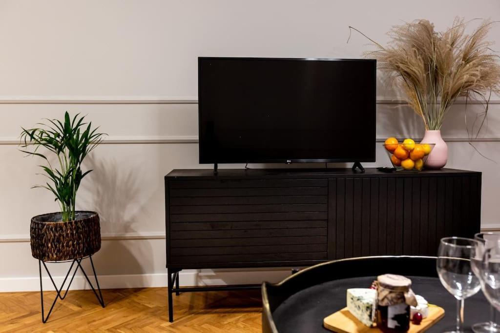 Appartamento Elegant, Comfortable In The Heart Of Warsaw! Esterno foto